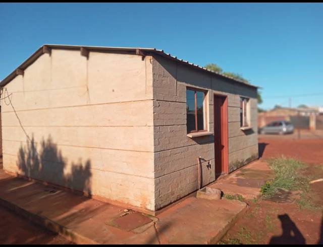2 BEDROOM HOUSE FOR SALE IN LEHAE